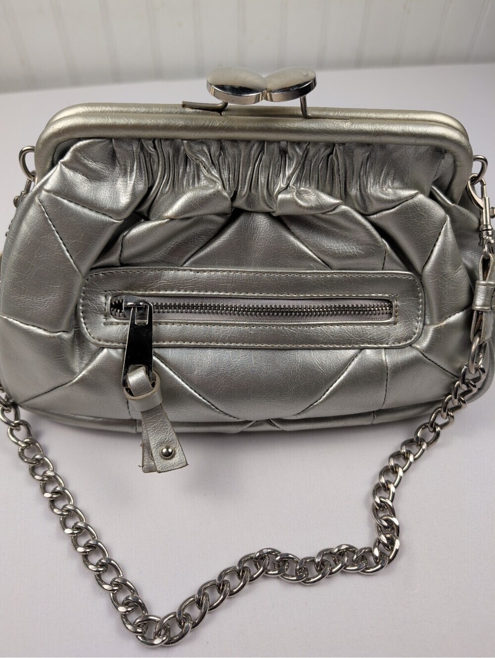 Vintage Vibe Quilted Metallic Silver Kiss-Lock Chain Bag